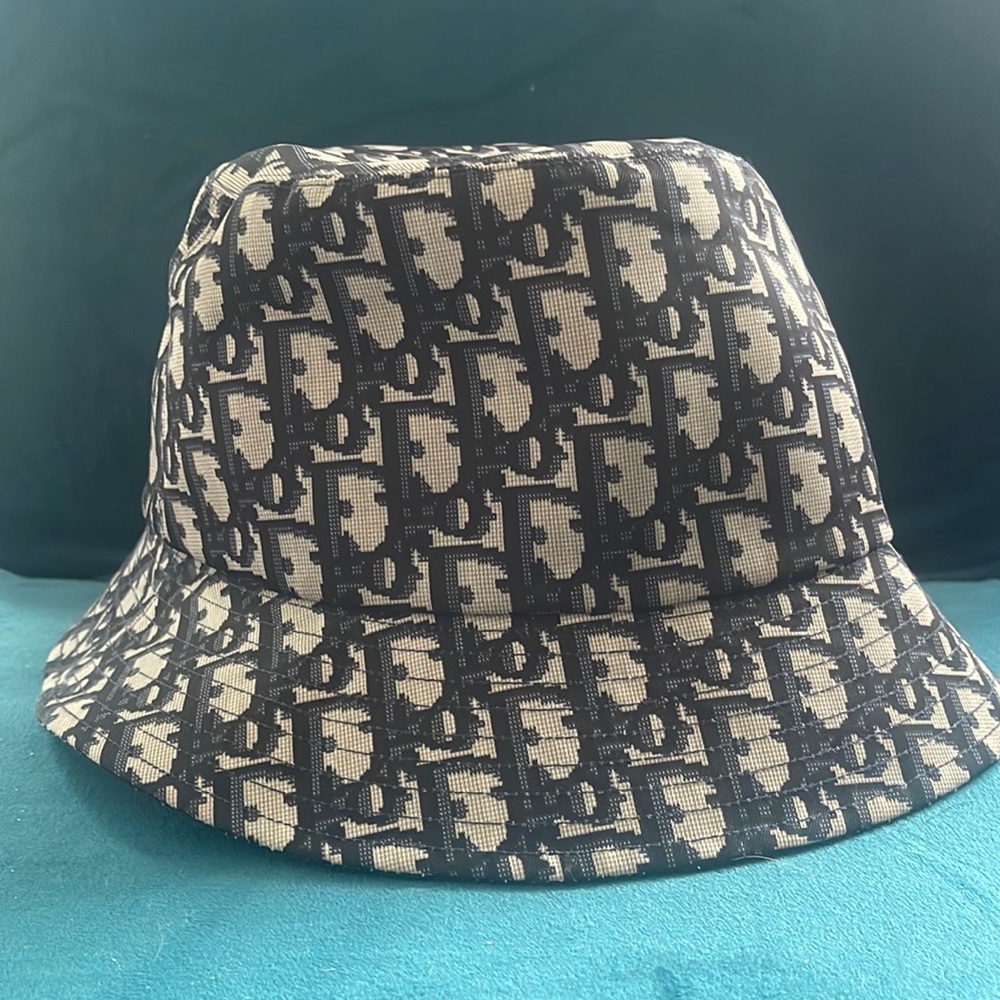 Dior bucket hat